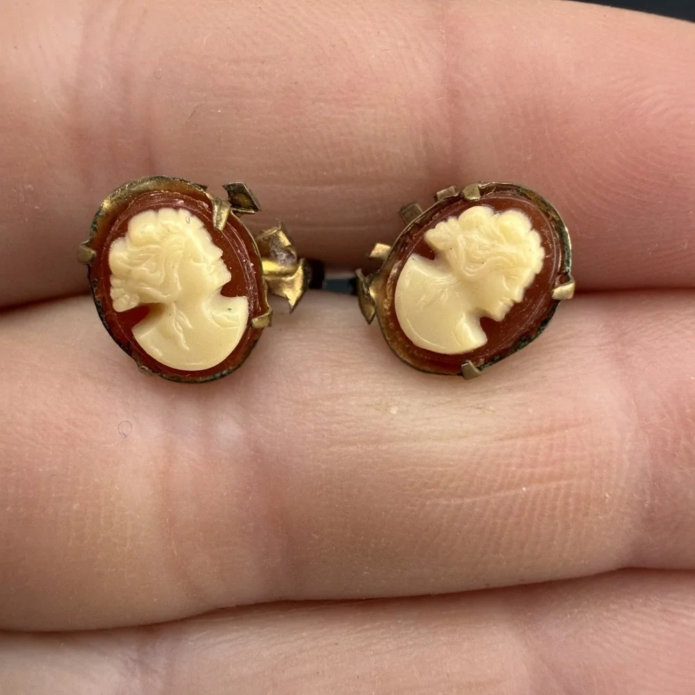 Vintage Cameo Pendant Earrings‎ Lot Screw Back Pierced Gold Tone